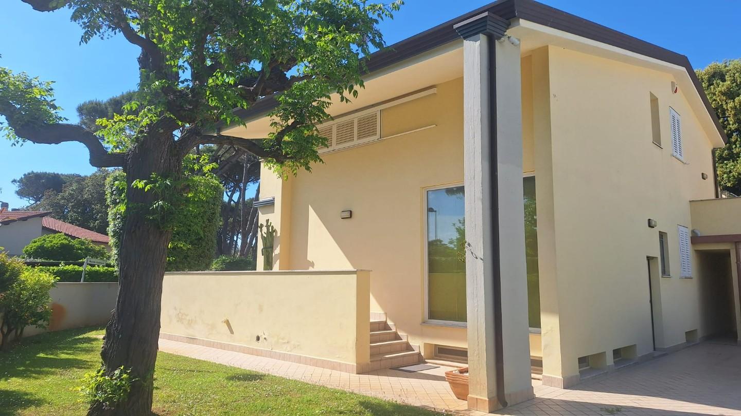 Villa Bifamiliare arredata in affitto, Camaiore lido di