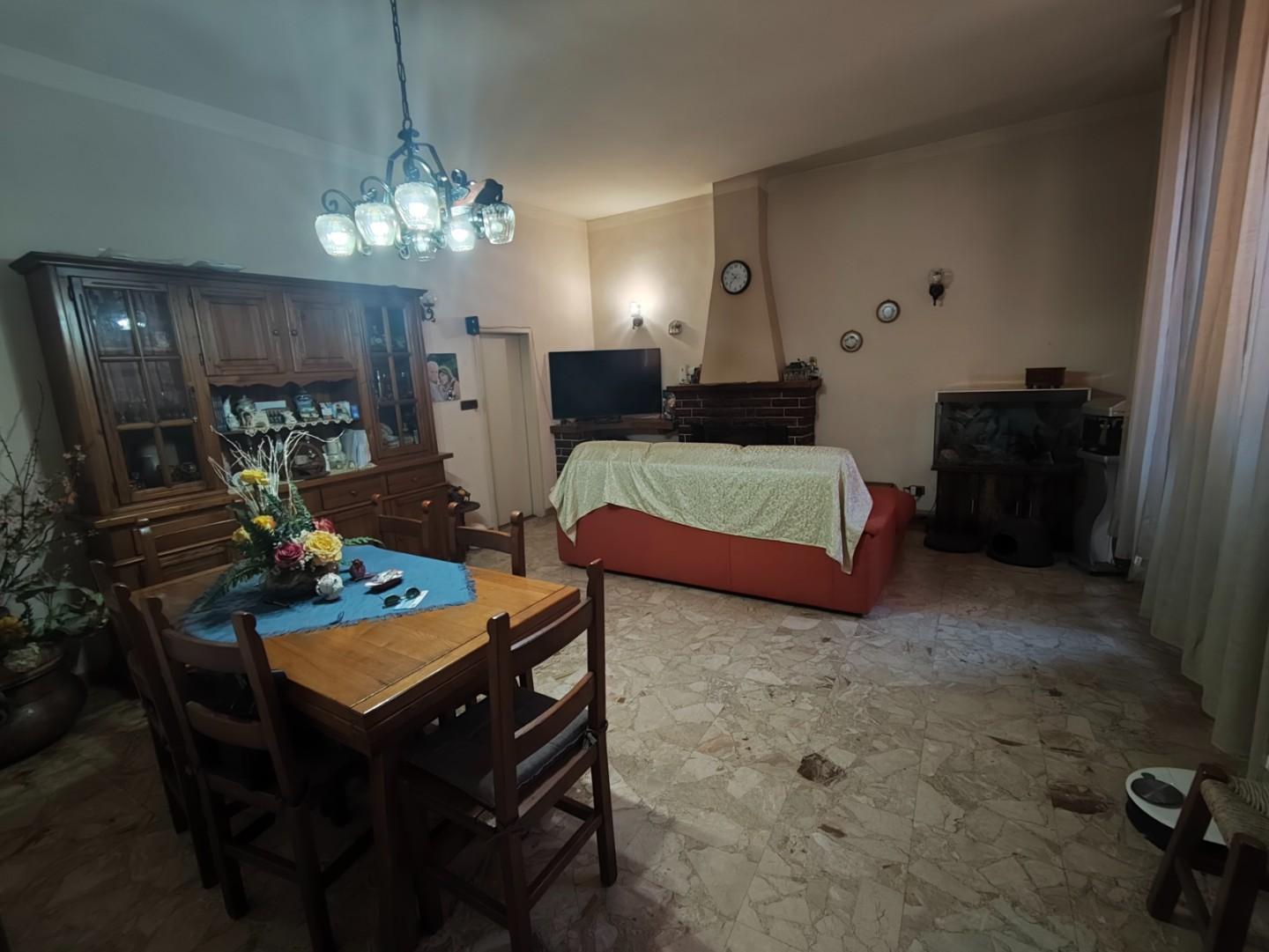 Casa indipendente con terrazzo a Gallicano