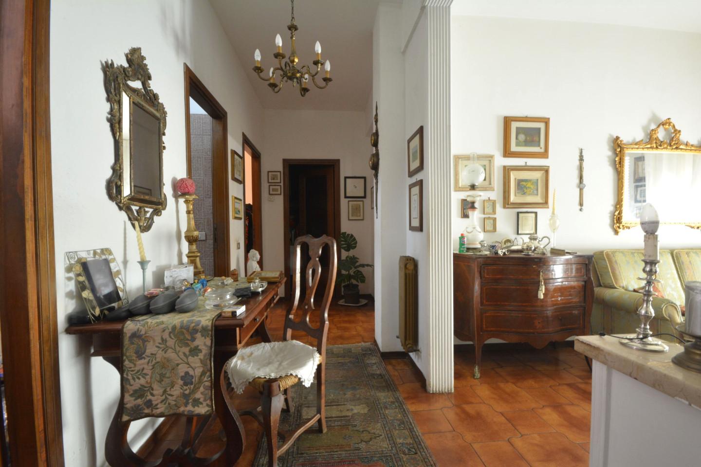 Quadrilocale con terrazzi, Lucca sant'anna