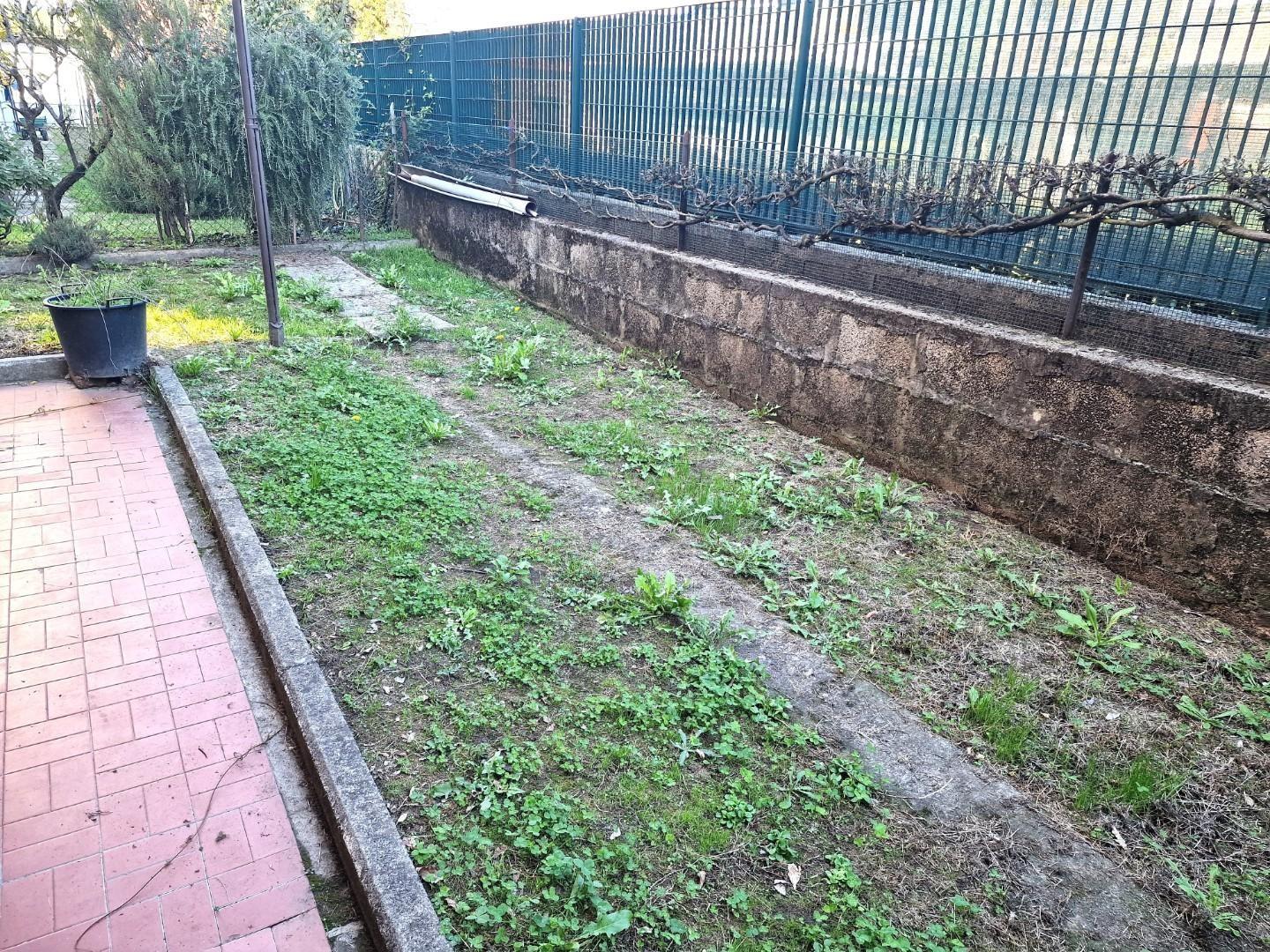 Villa con giardino, Lucca sant'anna