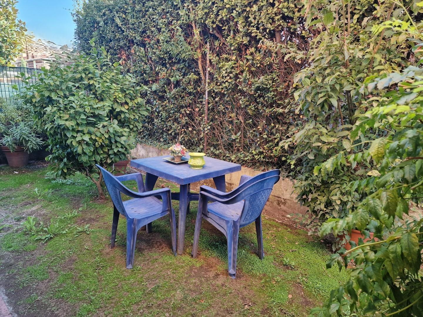 Villa con giardino, Lucca sant'anna