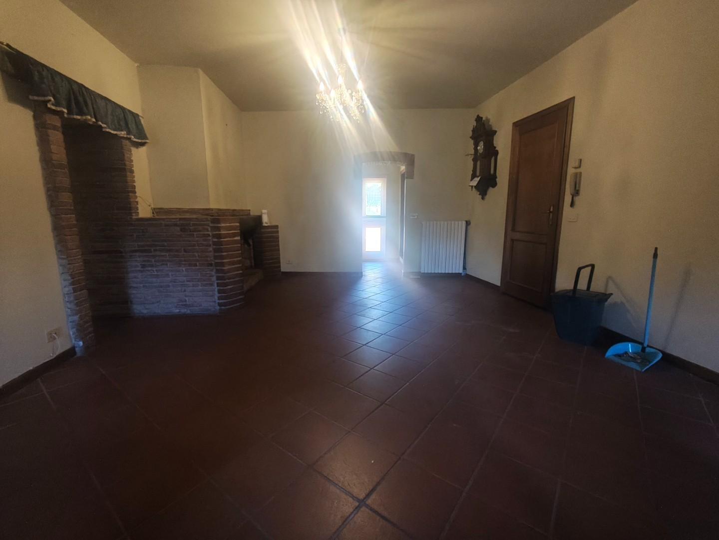 Appartamento con terrazzo, Lucca monte san quirico