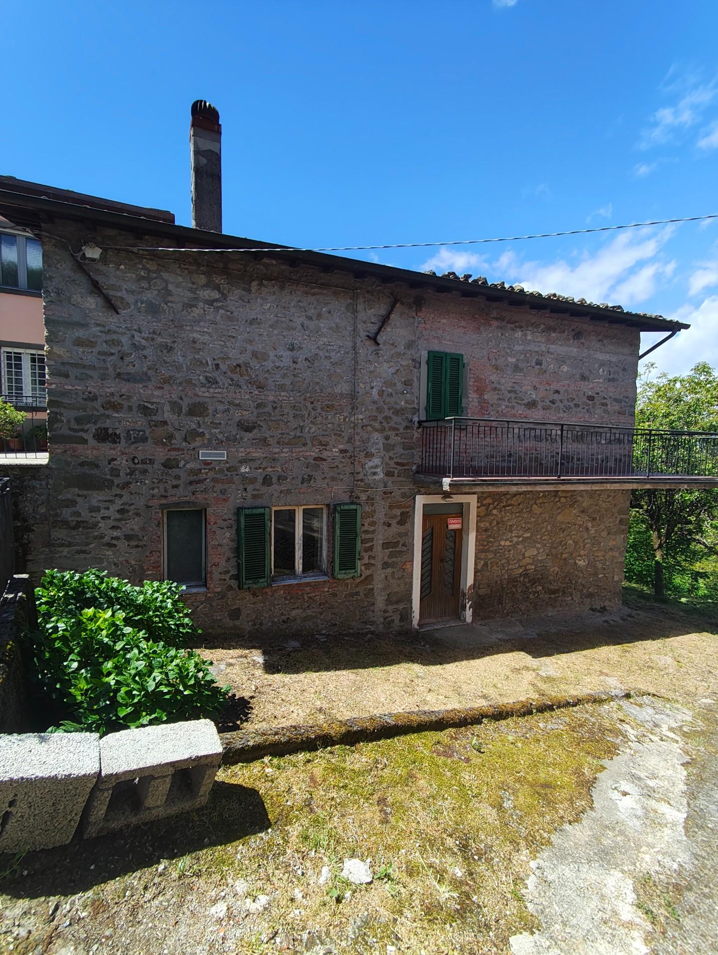 Quadrilocale con giardino, Castiglione di Garfagnana cerageto