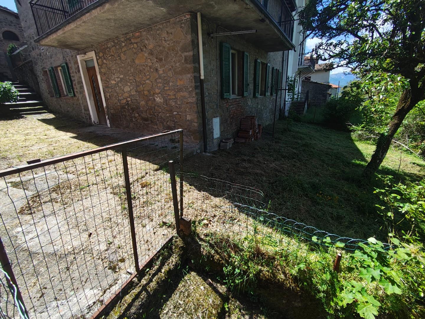 Quadrilocale con giardino, Castiglione di Garfagnana cerageto
