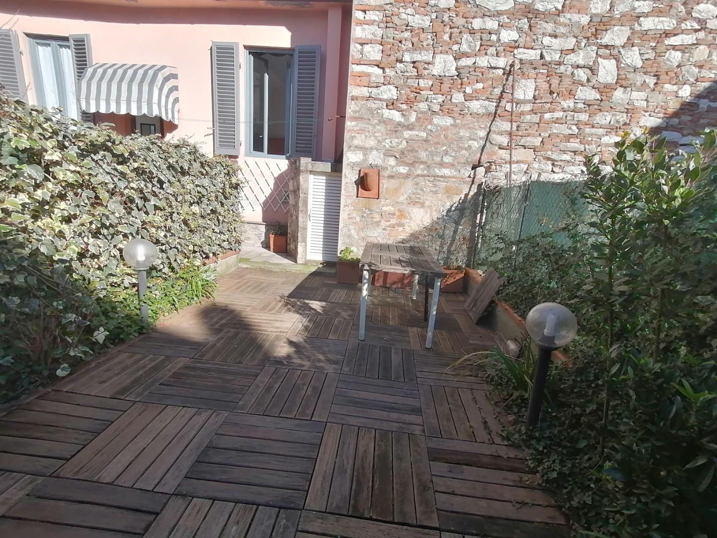 Casa indipendente arredata in affitto, Lucca borgo giannotti