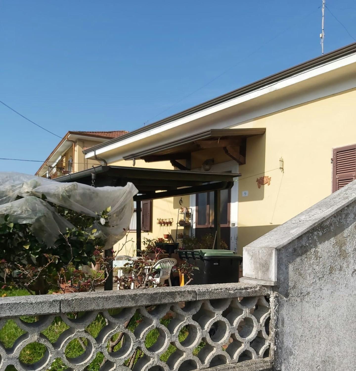 Casa indipendente con giardino, Carrara fossone