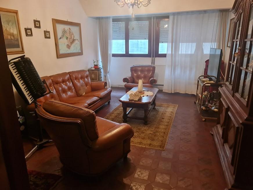 Quadrilocale con terrazzo, Carrara marina di