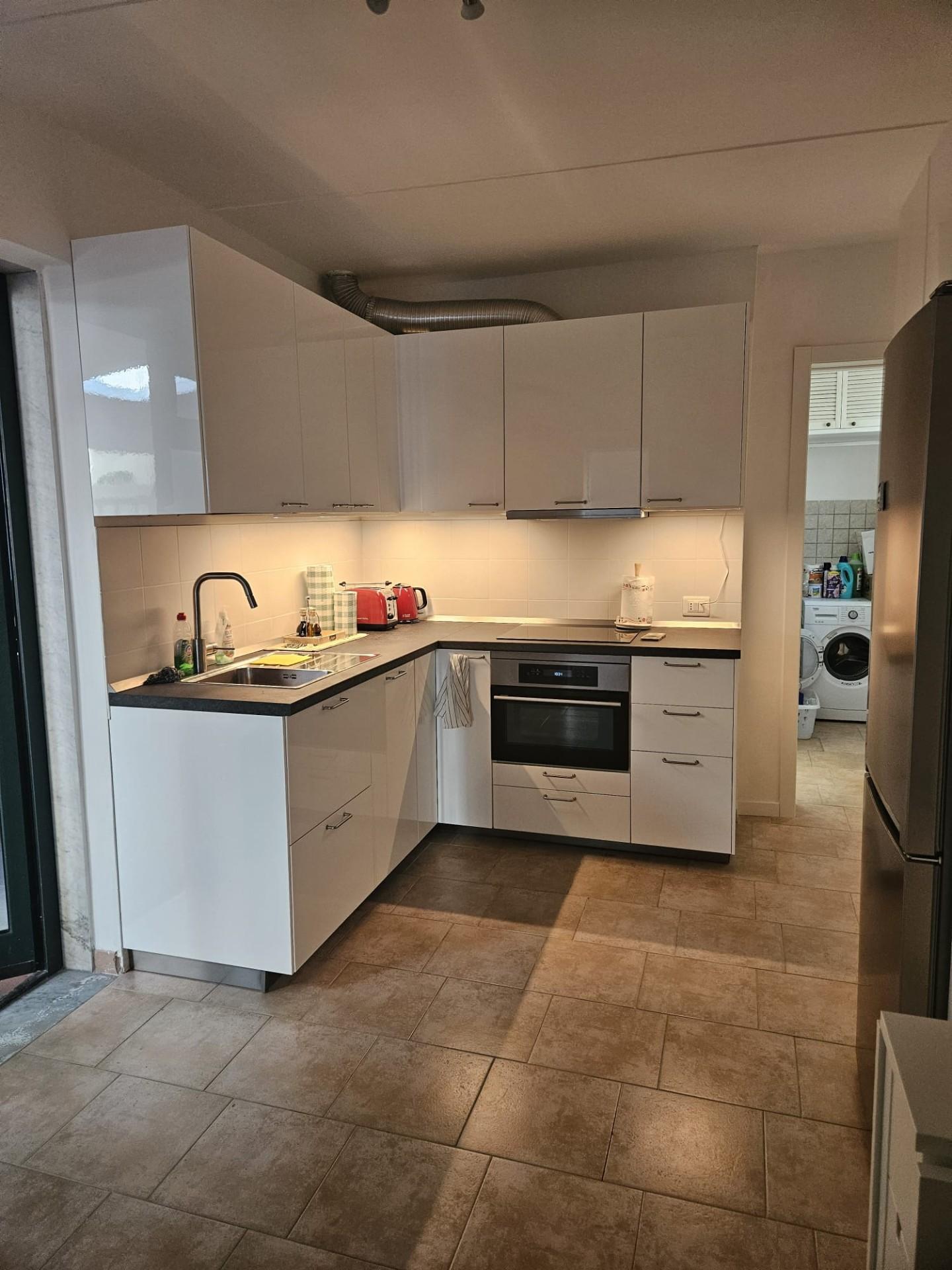 Casa indipendente arredata in affitto, Carrara marina di