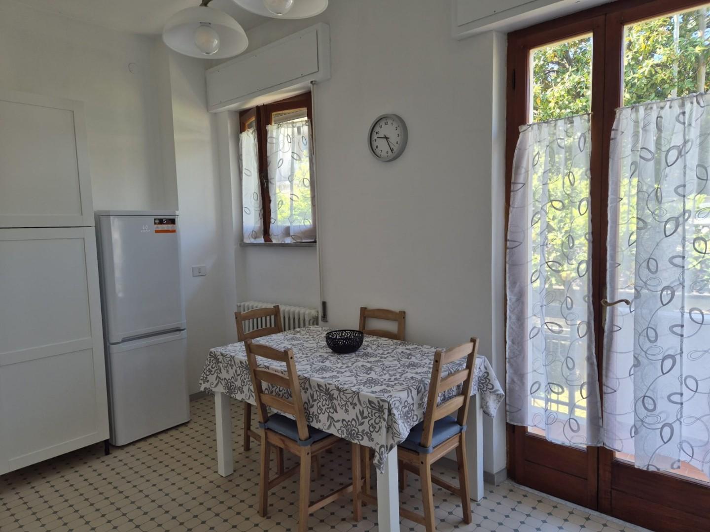 Trilocale arredato in affitto, Carrara marina di