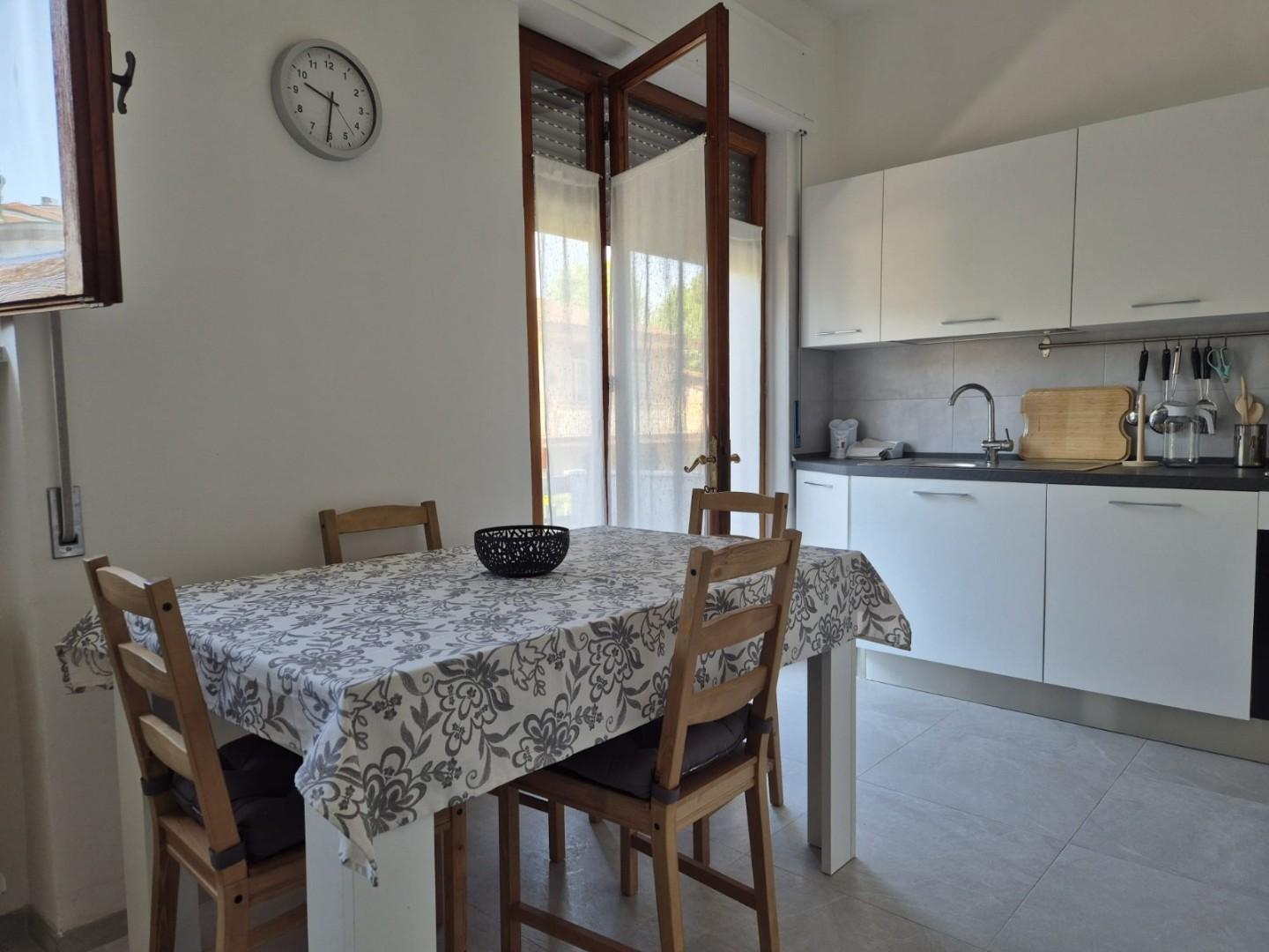 Trilocale arredato in affitto, Carrara marina di