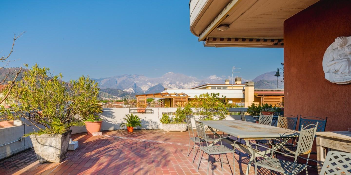 Attico in vendita, Carrara avenza
