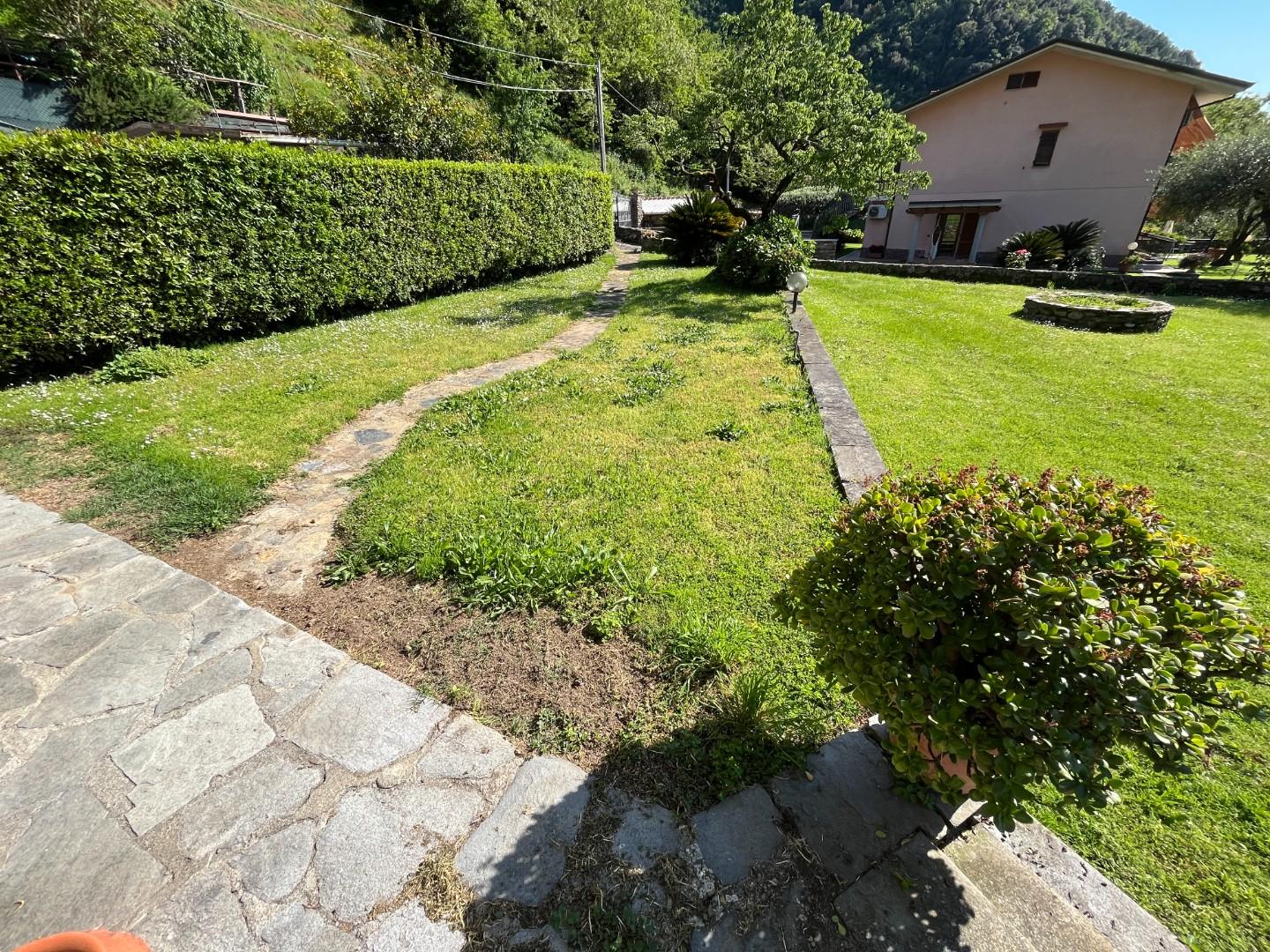 Casa indipendente con giardino, Montignoso capanne