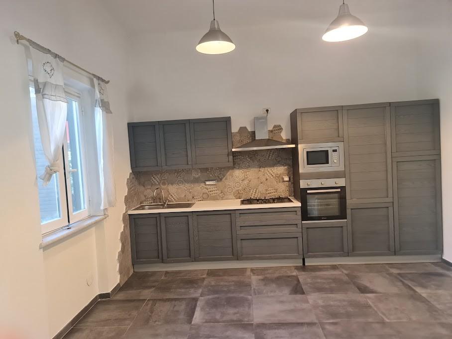 Casa indipendente con giardino, Carrara marina di