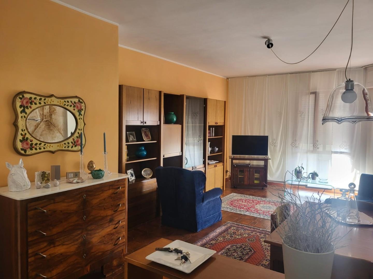 Appartamento con terrazzi, Carrara marina di