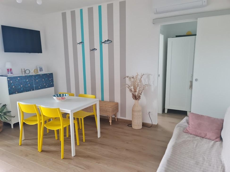 Bilocale arredato in affitto, Carrara marina di
