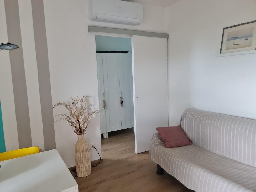 Bilocale arredato in affitto, Carrara marina di