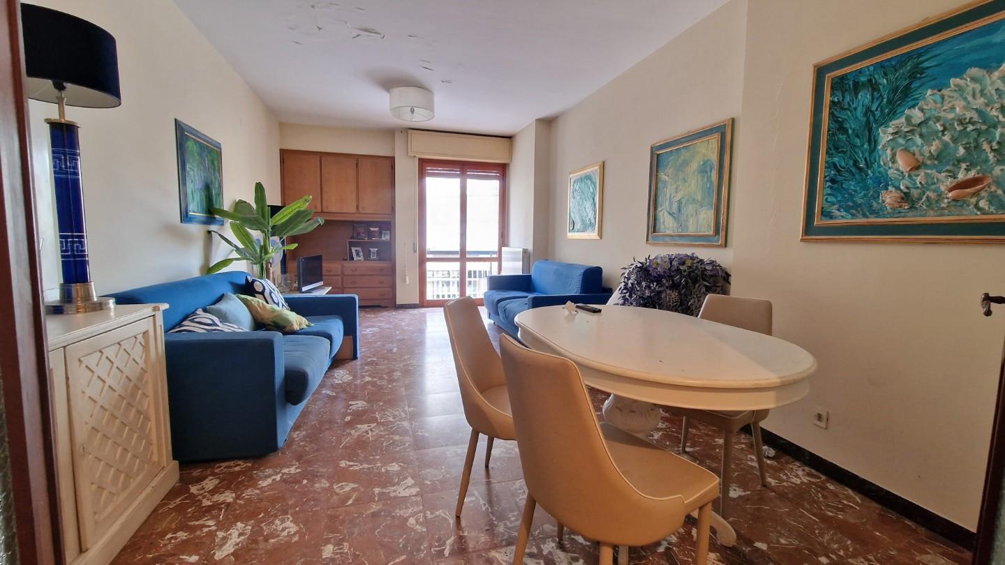 Trilocale in vendita, Carrara marina di