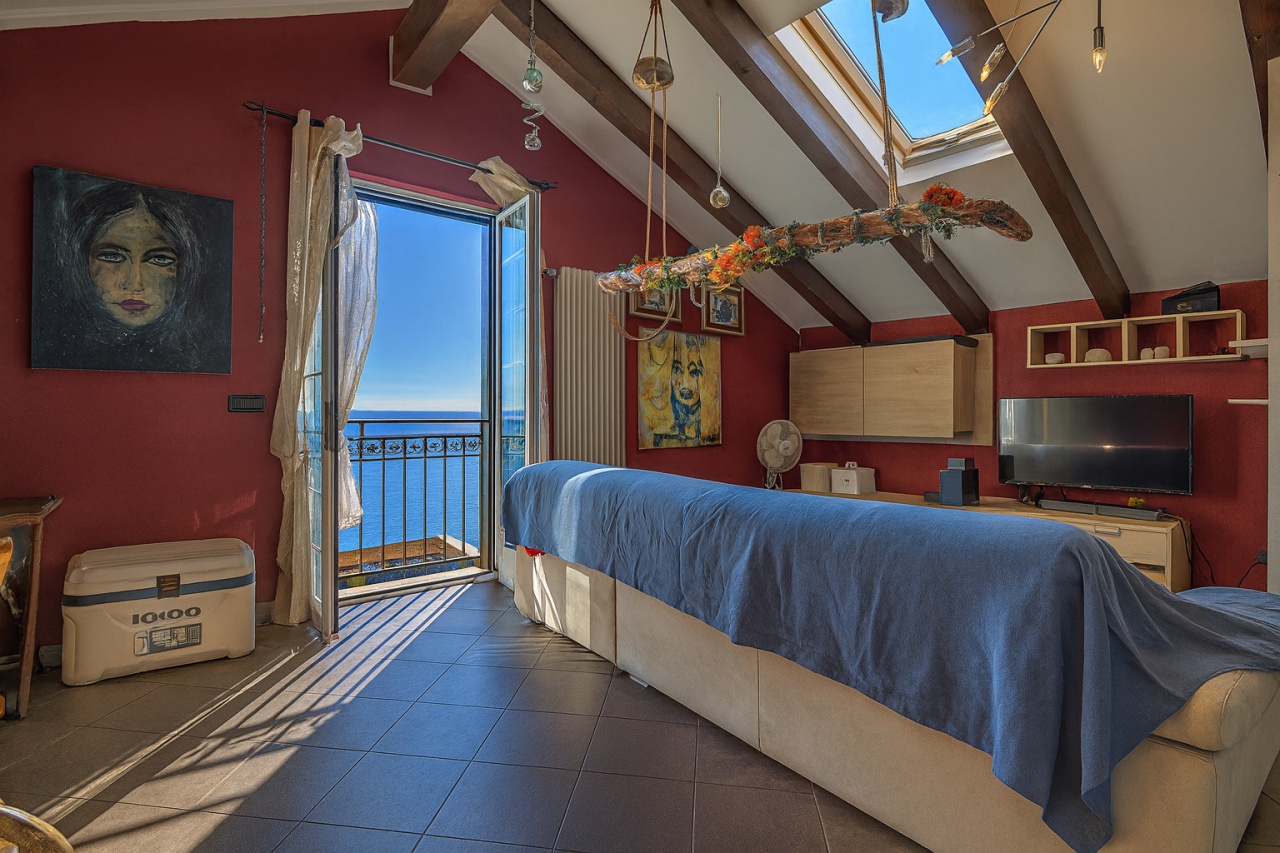 Casa indipendente vista mare in via manie, Finale Ligure