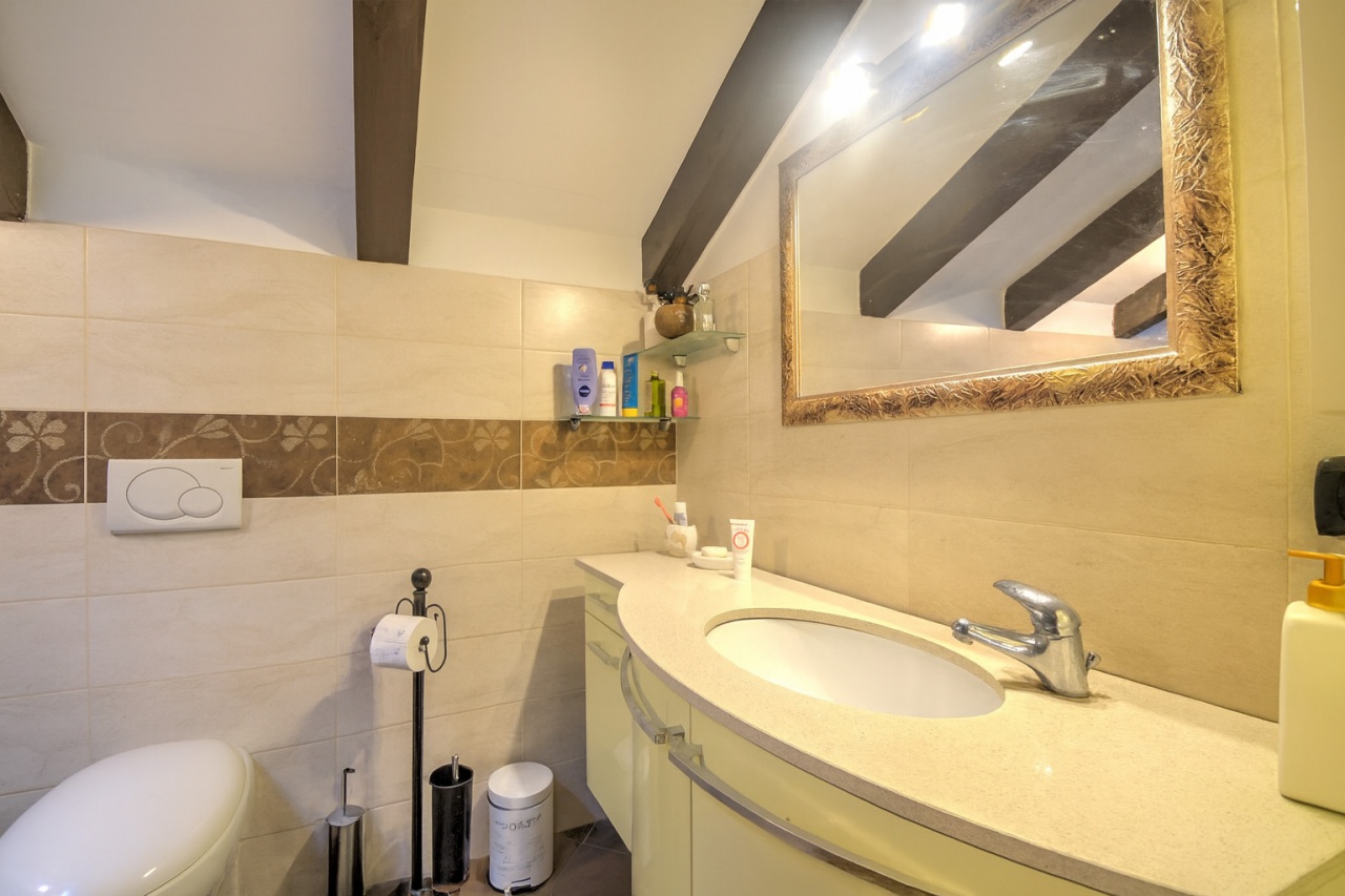 Casa indipendente vista mare in via manie, Finale Ligure