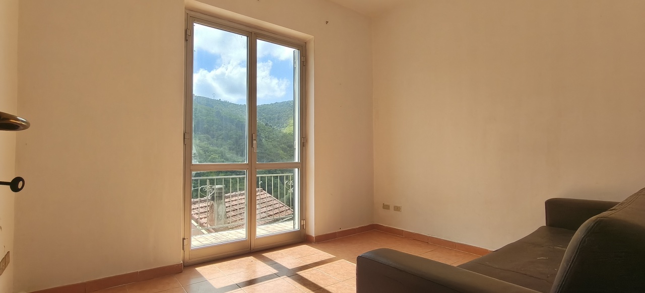 Appartamento in vendita in via costa, Vezzi Portio