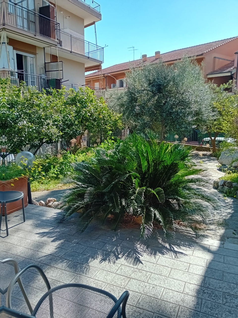 Villa con giardino in via ortigara, Loano