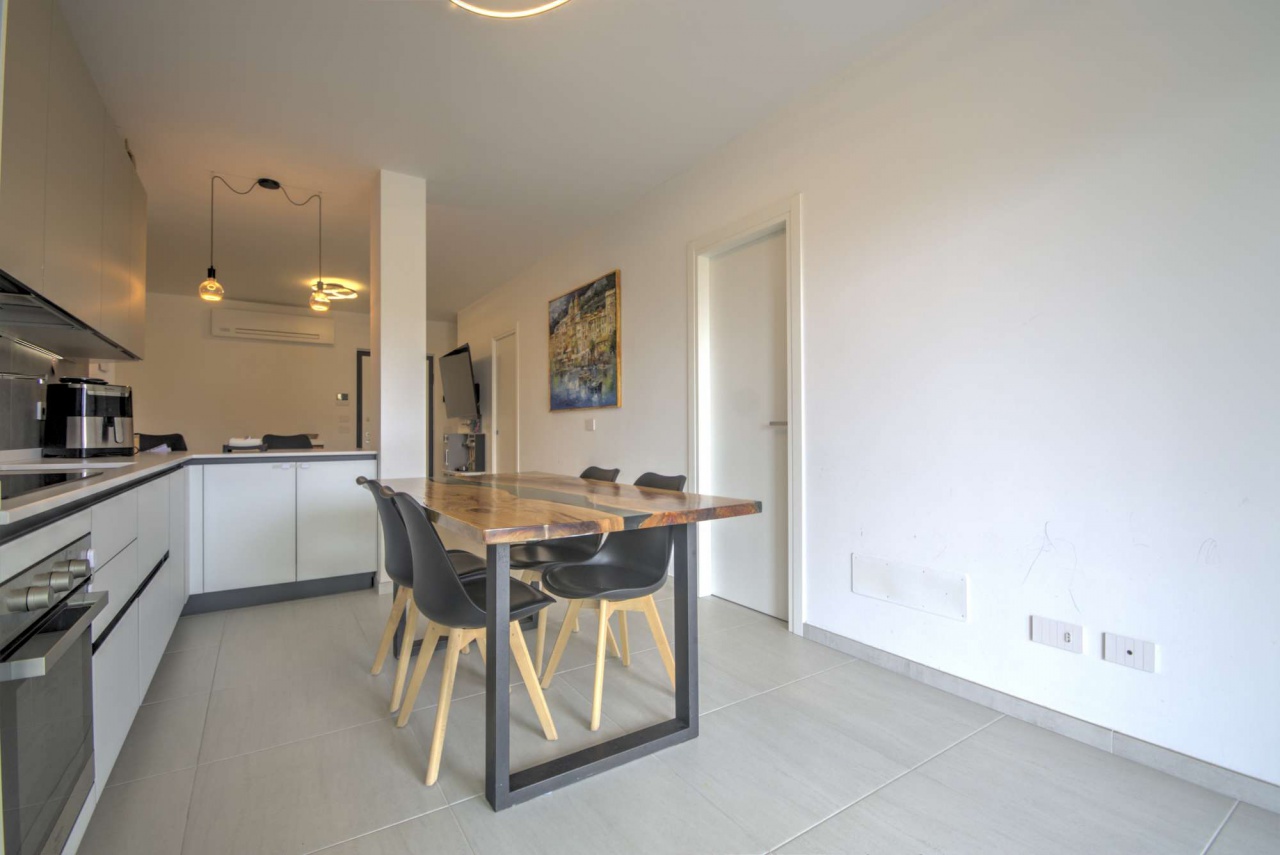 Trilocale con terrazzo in via del sagittario, Finale Ligure