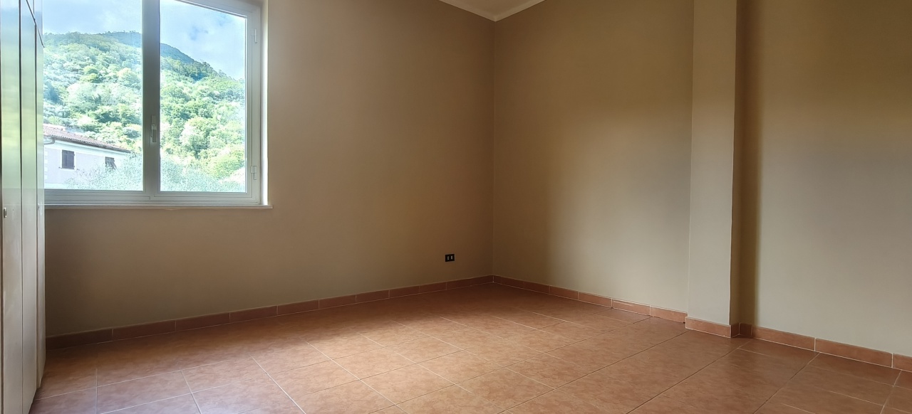 Appartamento in vendita in via costa, Vezzi Portio