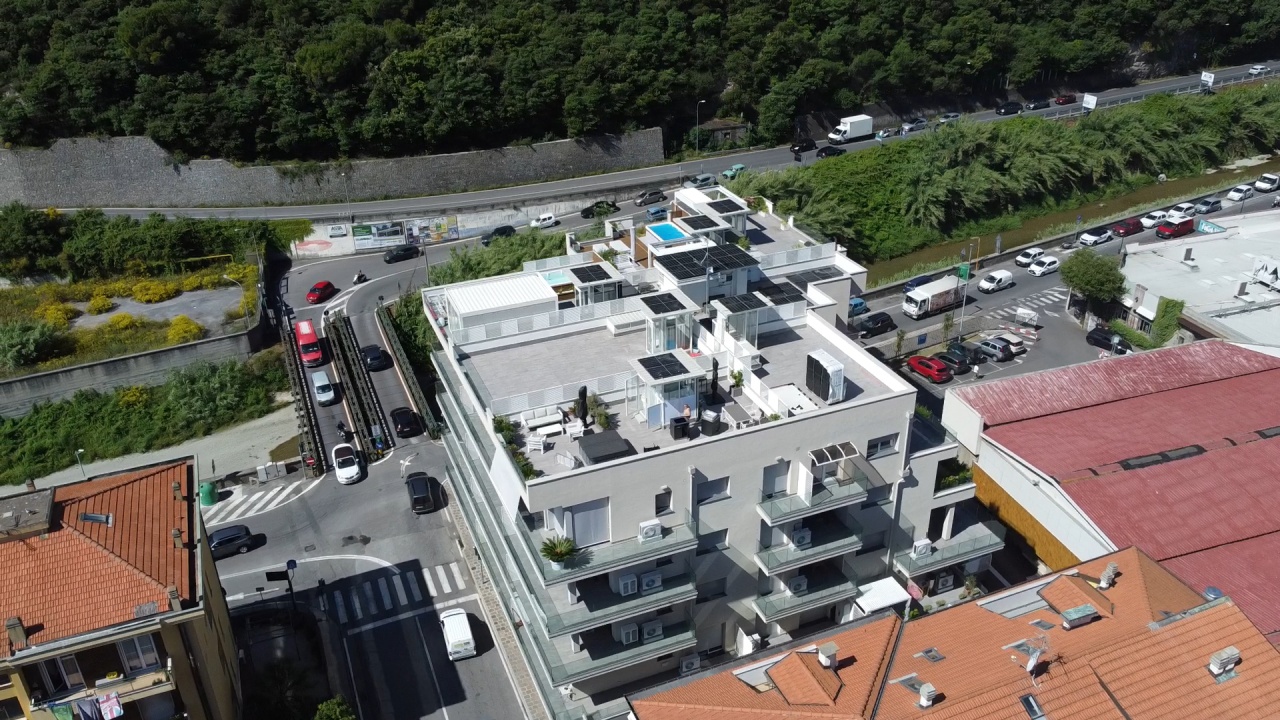 Quadrilocale con terrazzo in via del sagittario, Finale Ligure