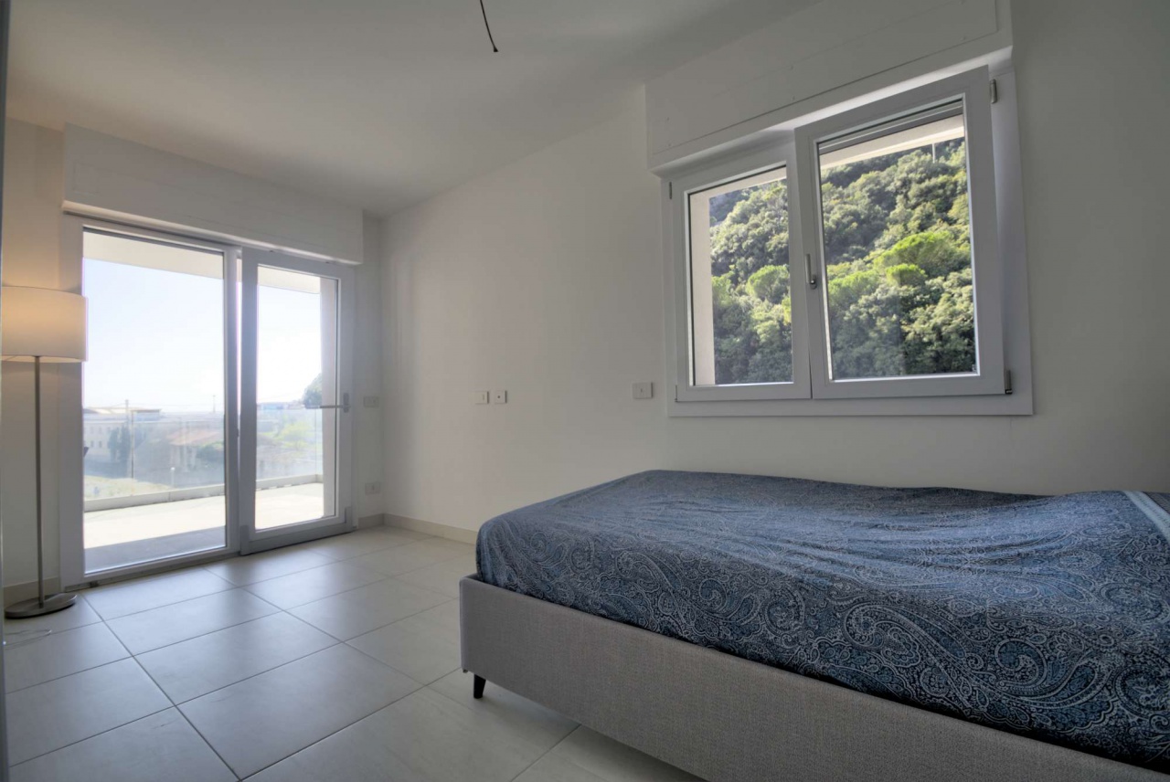 Trilocale vista mare in via del sagittario, Finale Ligure