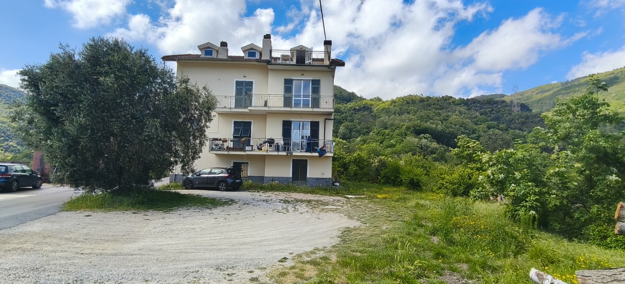 Appartamento in vendita in via costa, Vezzi Portio