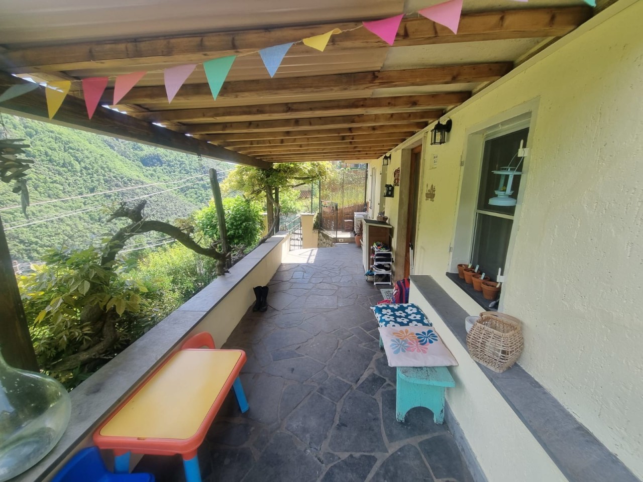 Casa indipendente con giardino a Camaiore