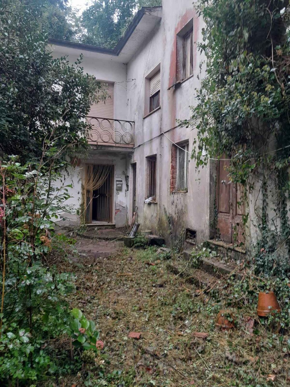 Casa indipendente da ristrutturare a Massarosa