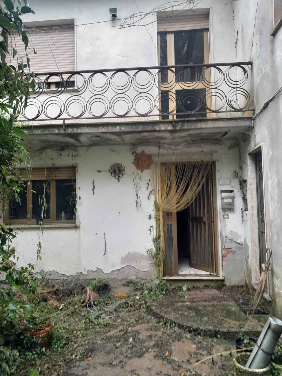 Casa indipendente da ristrutturare a Massarosa