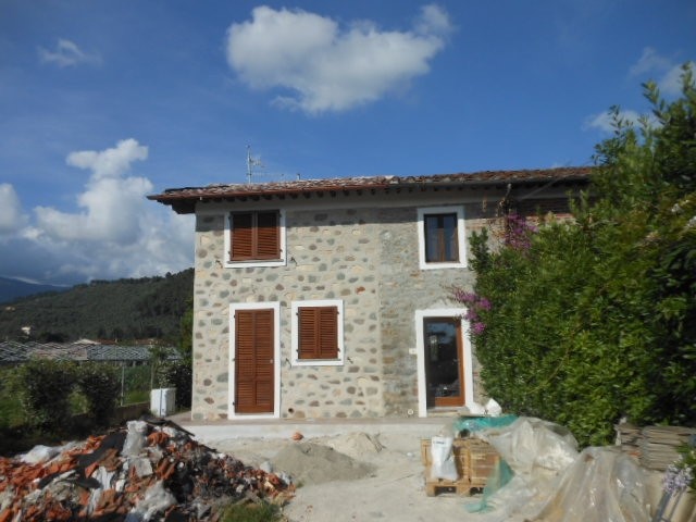 Rustico con giardino a Massarosa