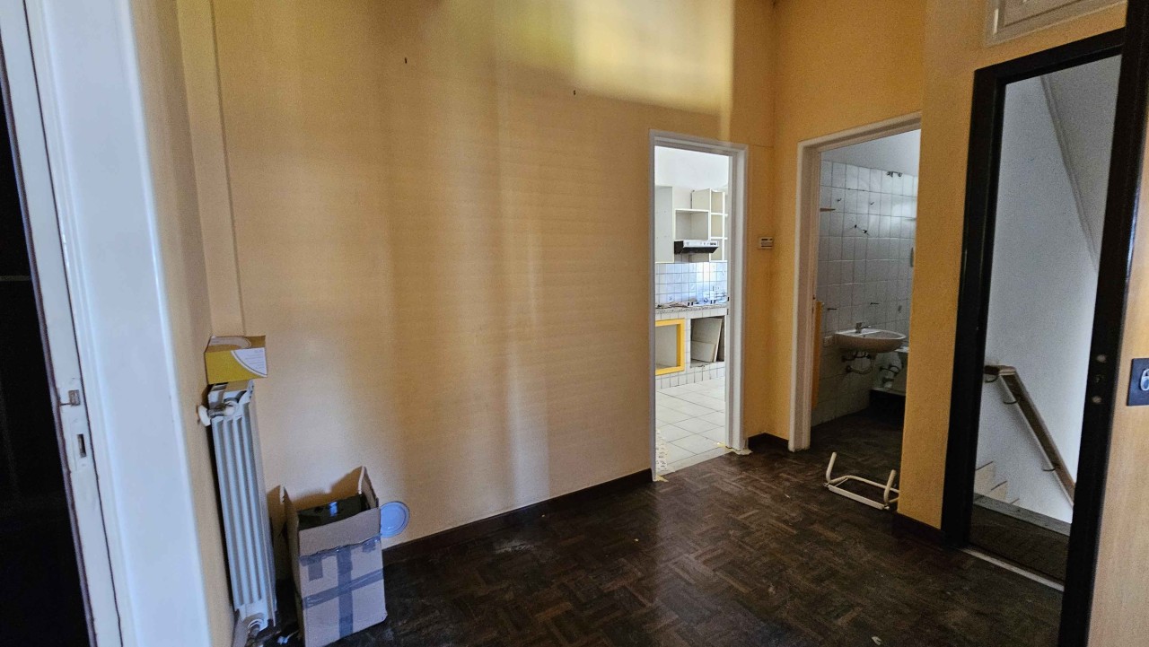 Casa indipendente da ristrutturare a Viareggio