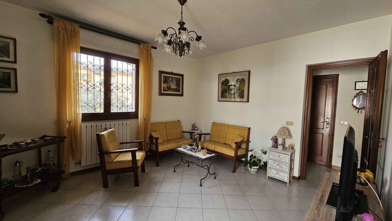 Villa con giardino a Massarosa