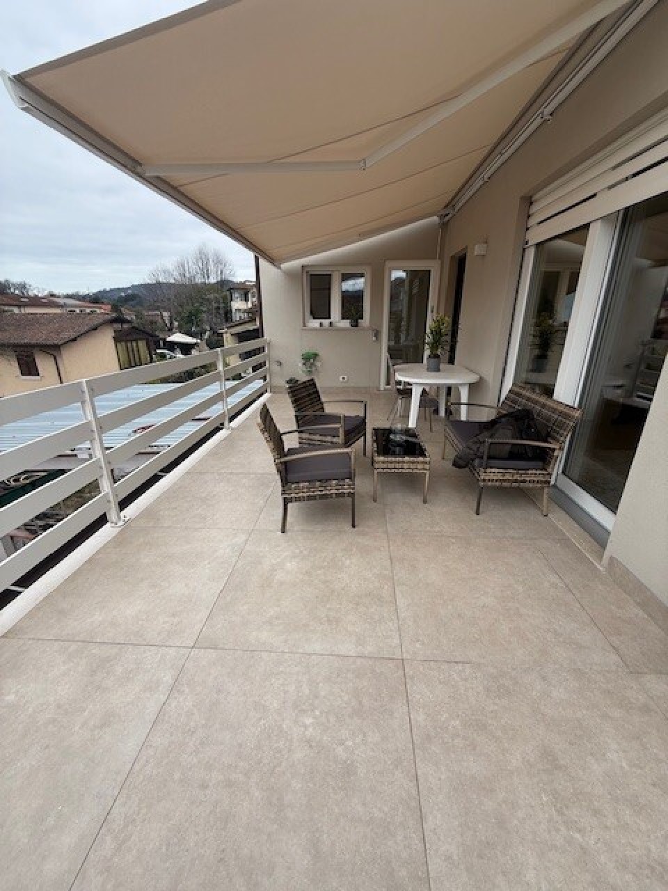 Casa indipendente con terrazzo a Camaiore