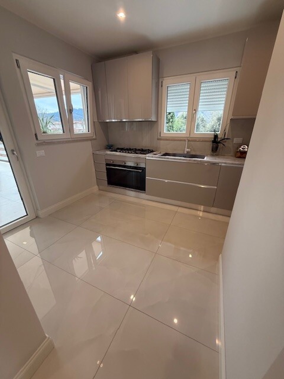 Casa indipendente con terrazzo a Camaiore