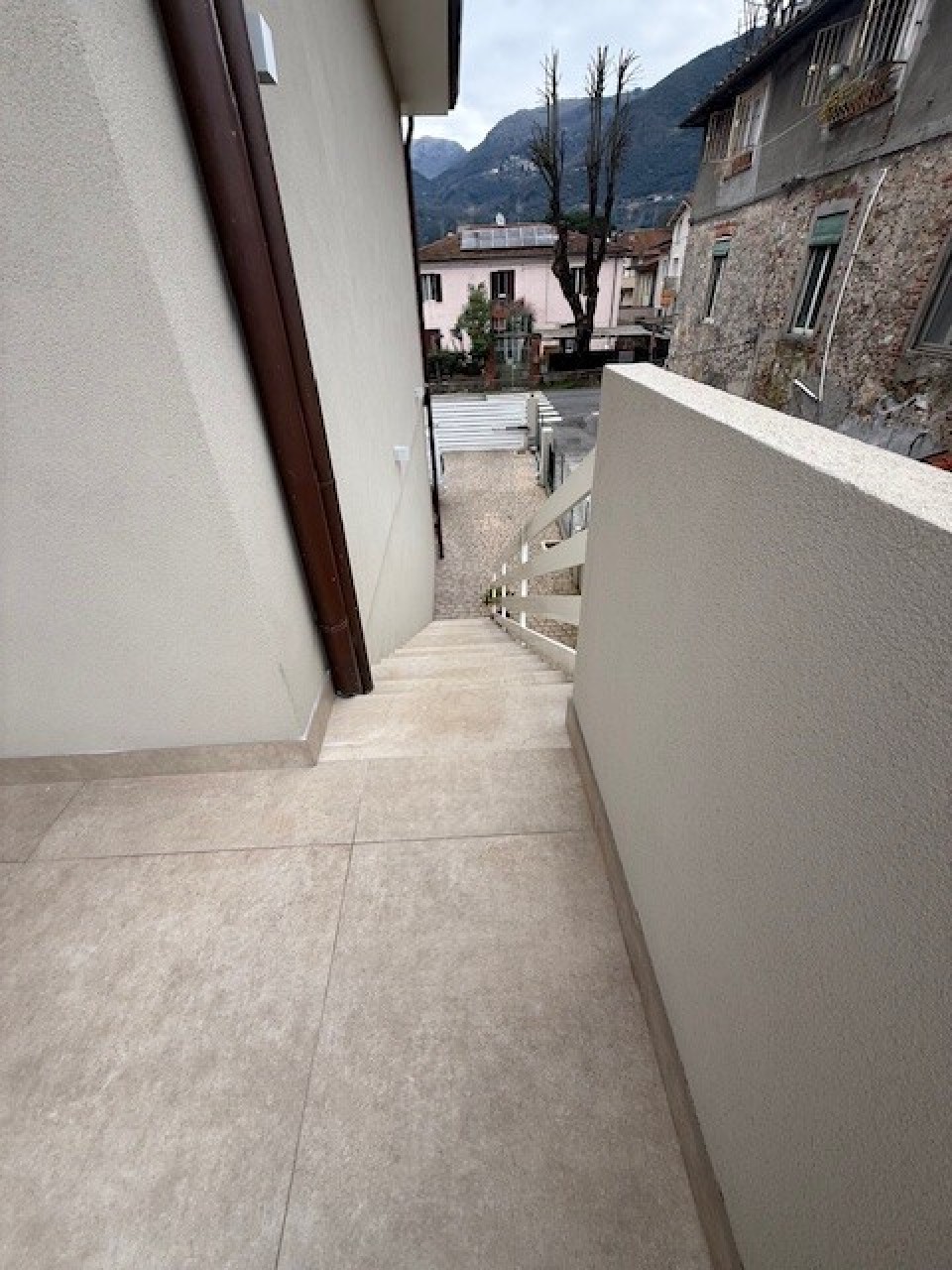Casa indipendente con terrazzo a Camaiore
