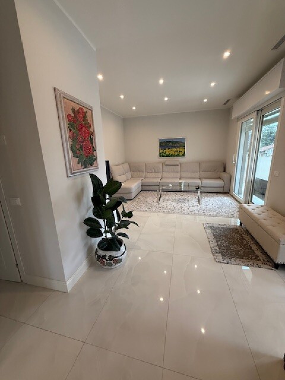 Casa indipendente con terrazzo a Camaiore