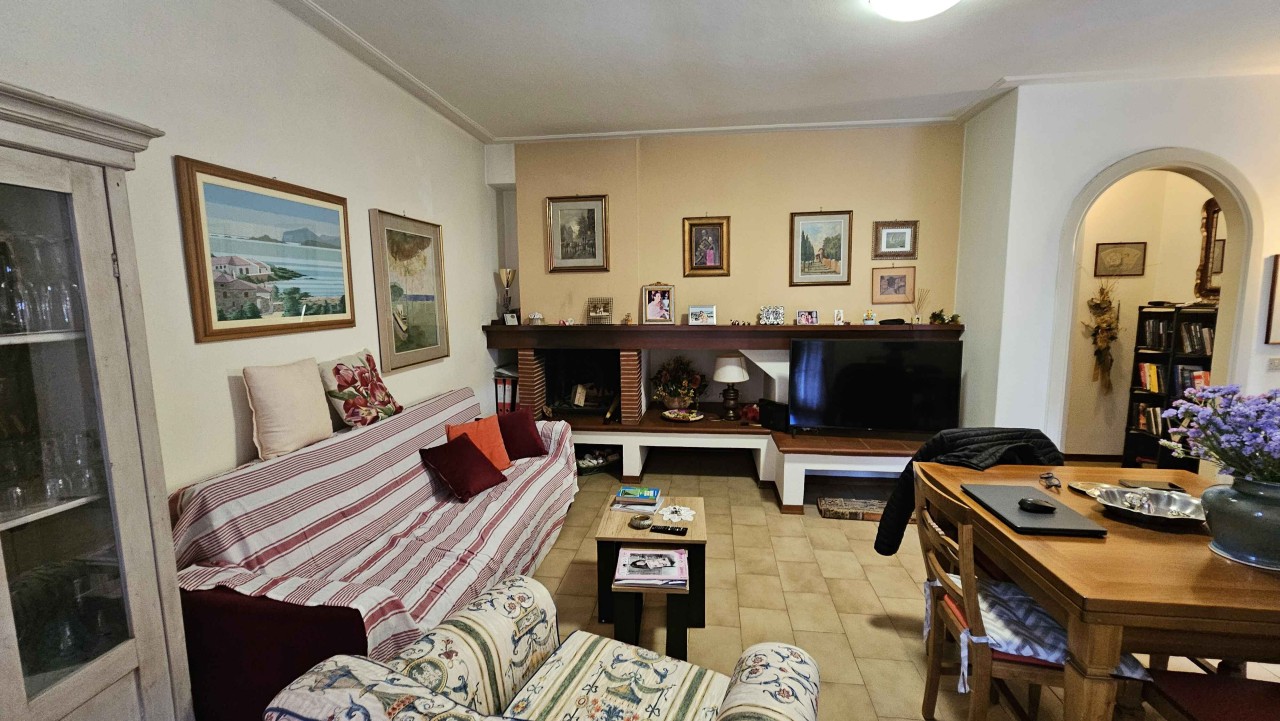 Casa indipendente con giardino a Camaiore