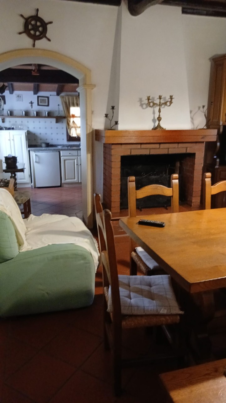 Casa indipendente con giardino a Camaiore