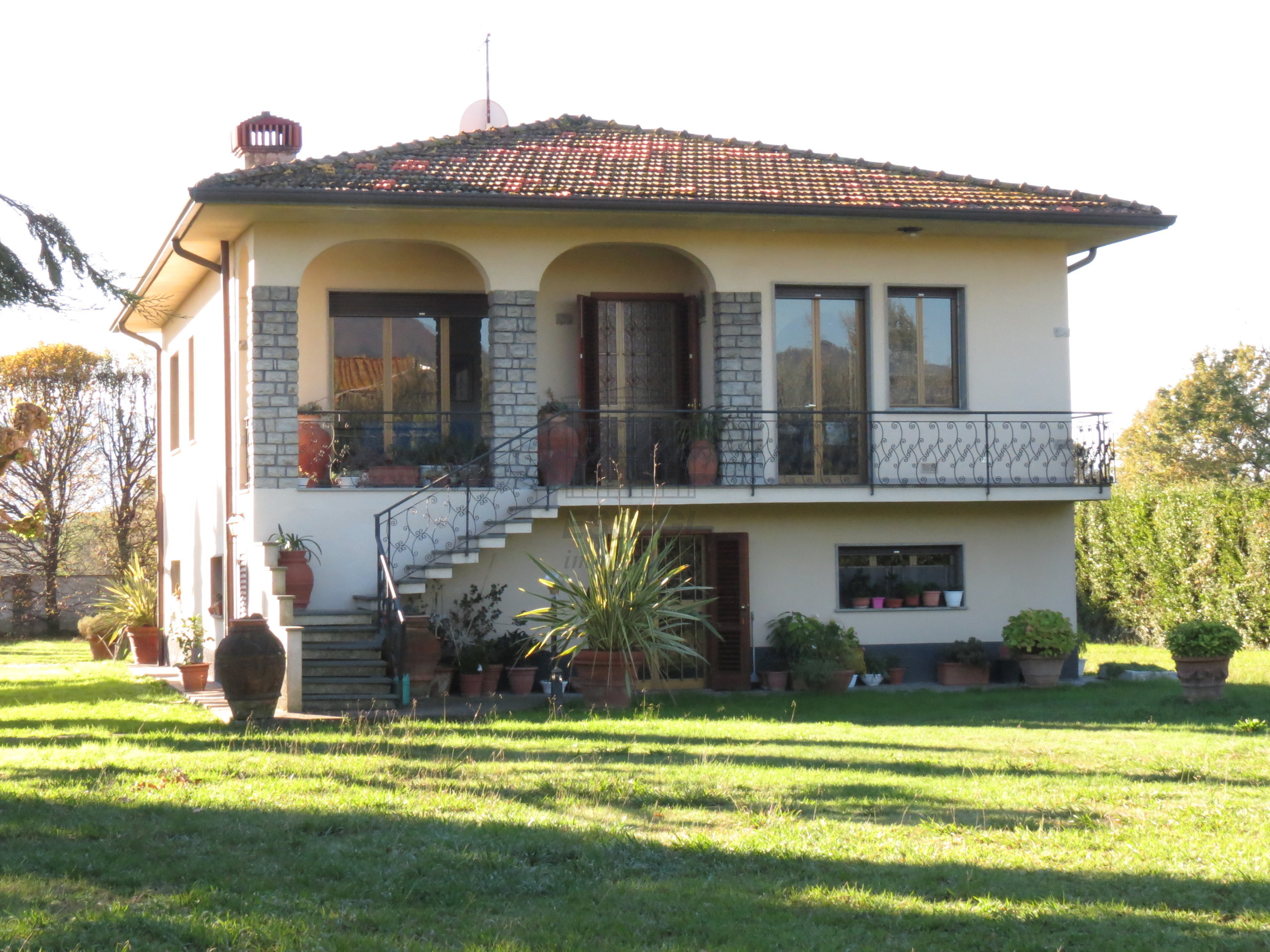 Villa con giardino, Capannori nord