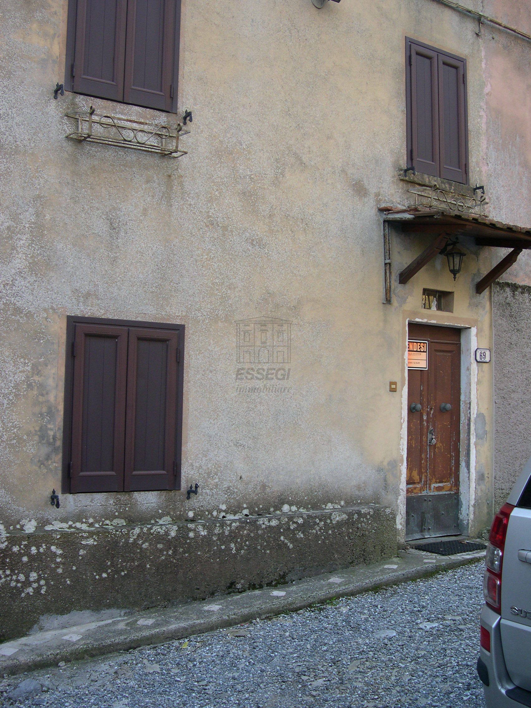 Casa indipendente da ristrutturare in via palagnana-palagnana, Lucca