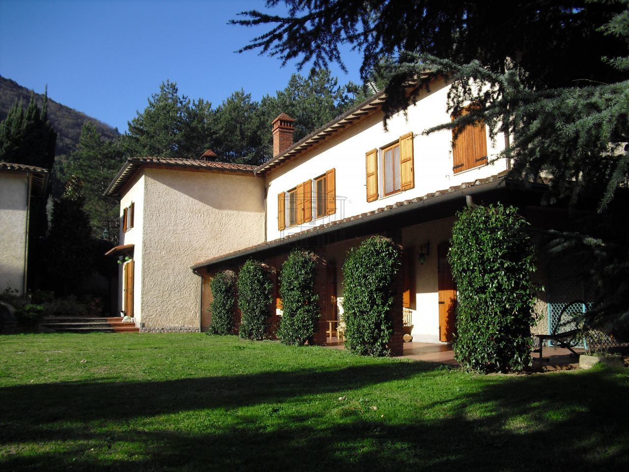 Casa indipendente con giardino, Lucca sud