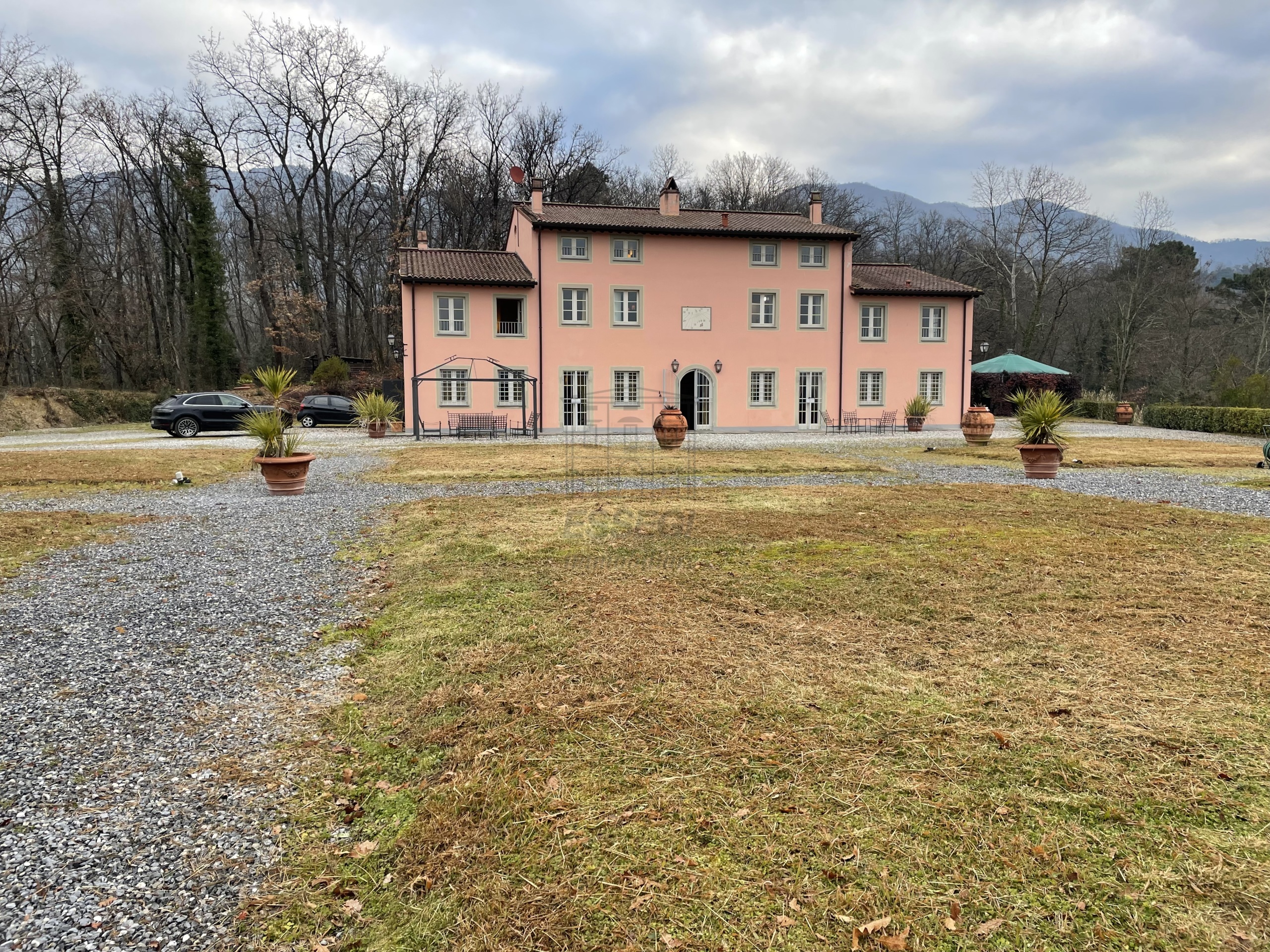 Villa nuova in via per palmata 1320, Lucca