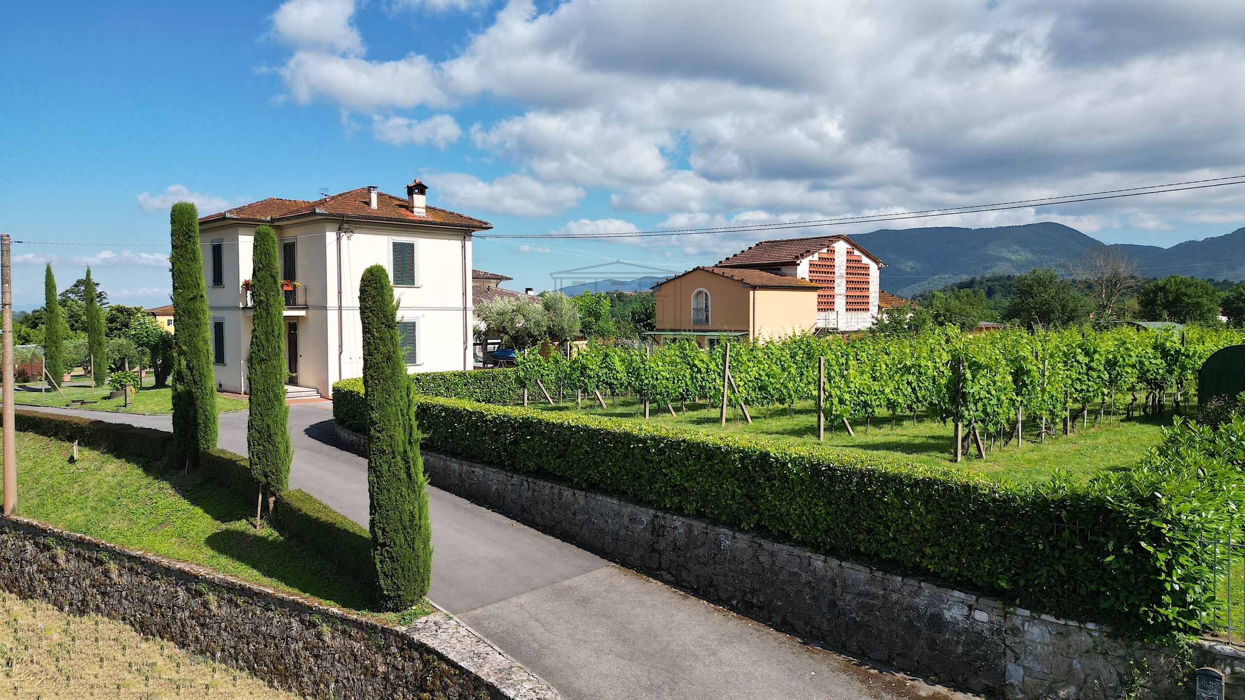 Villa con giardino a Lucca