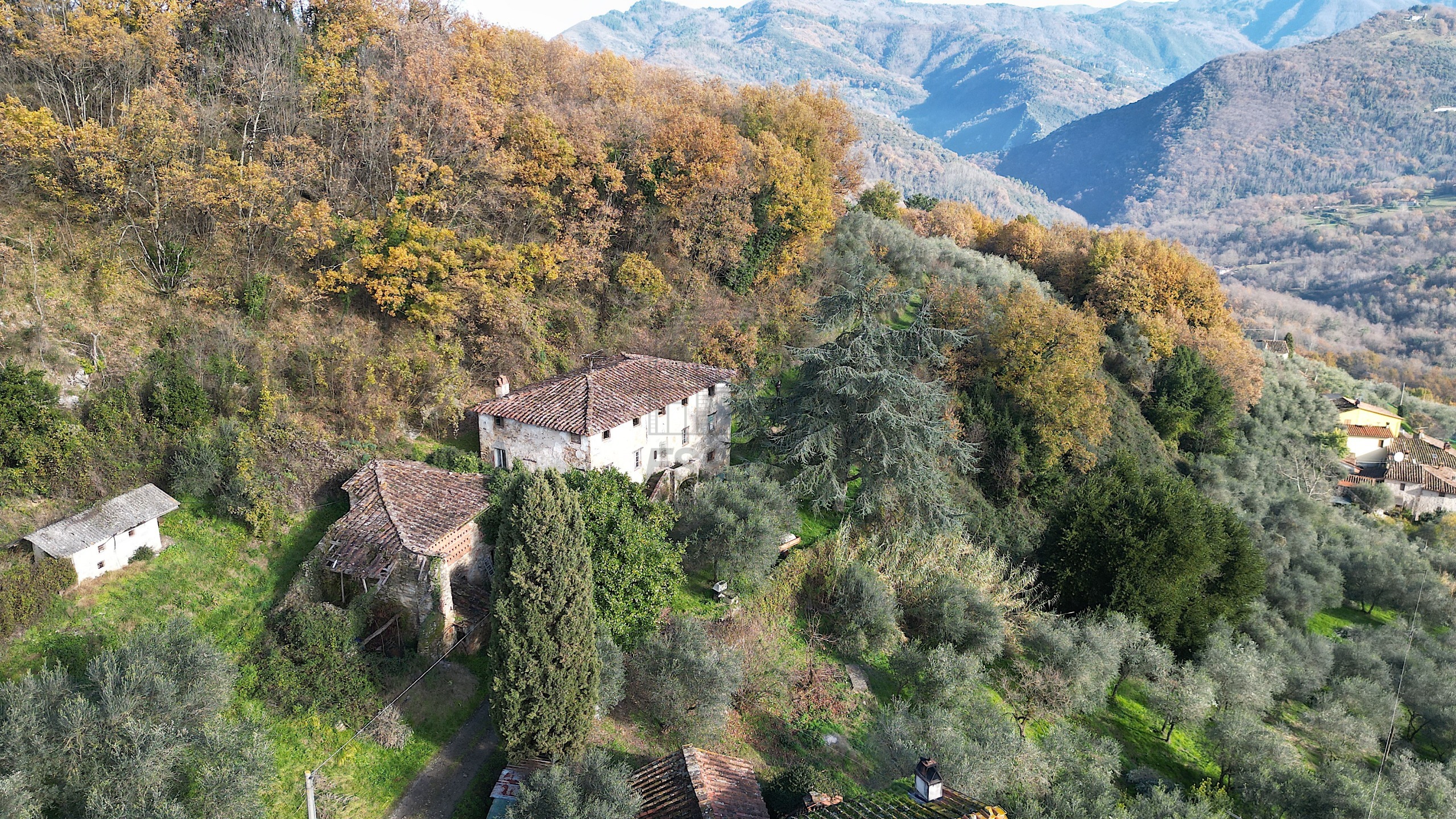 Casa indipendente da ristrutturare a Lucca