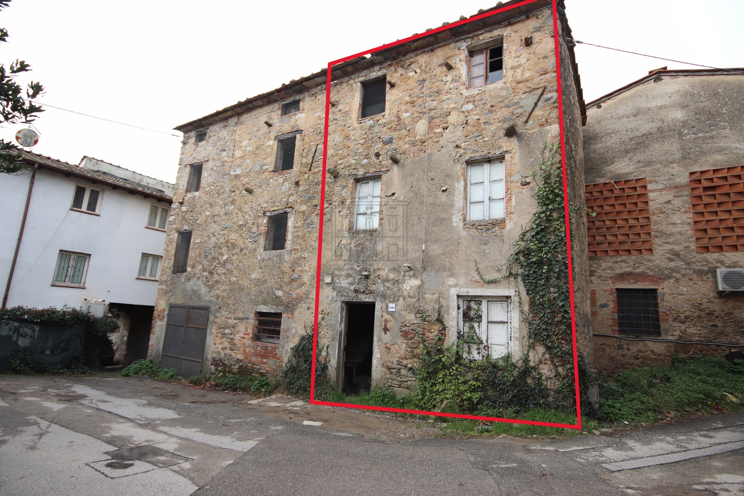 Casa indipendente da ristrutturare in via dei centoni 9, Capannori