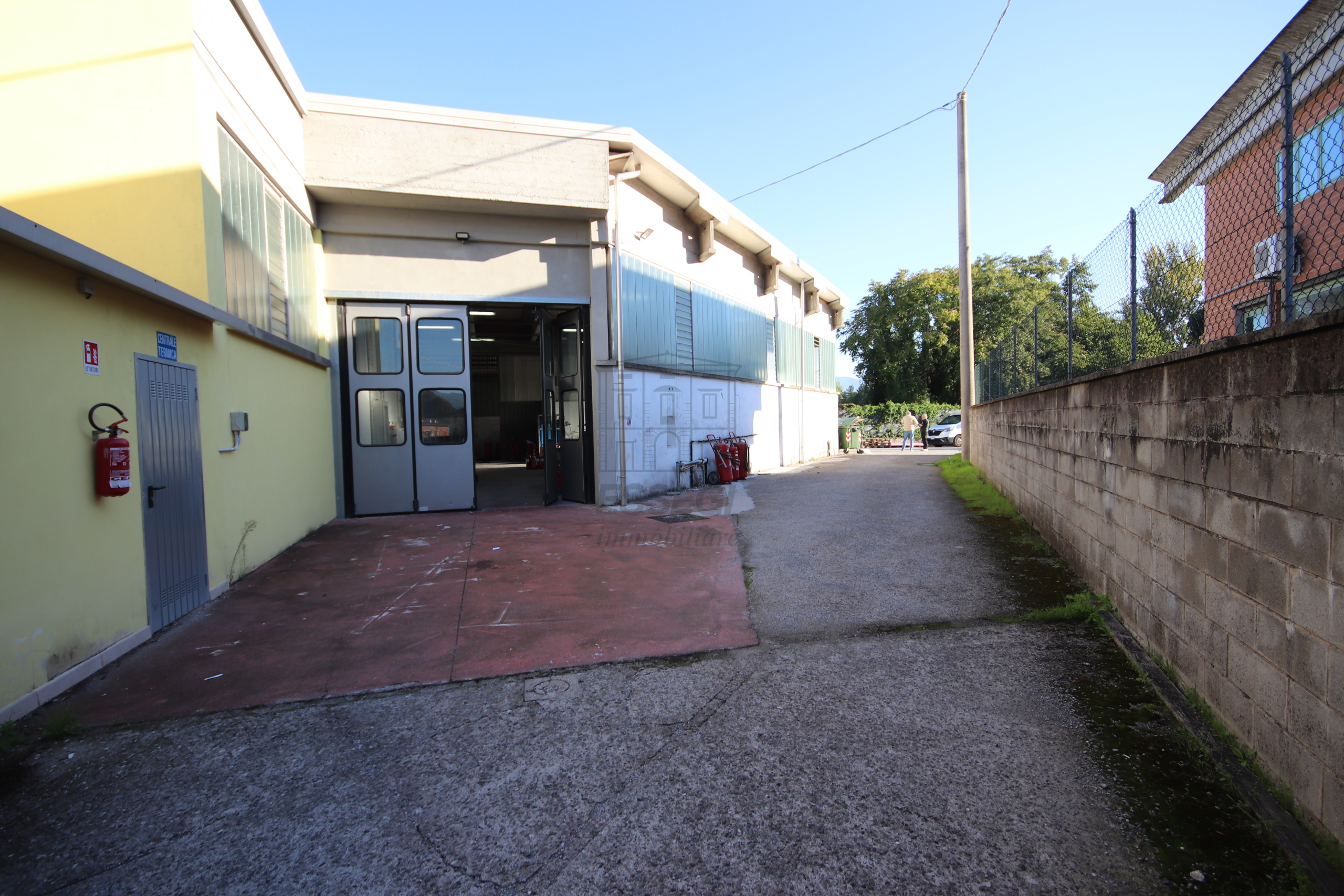 Capannone nuova in via sarzanese 703, Lucca